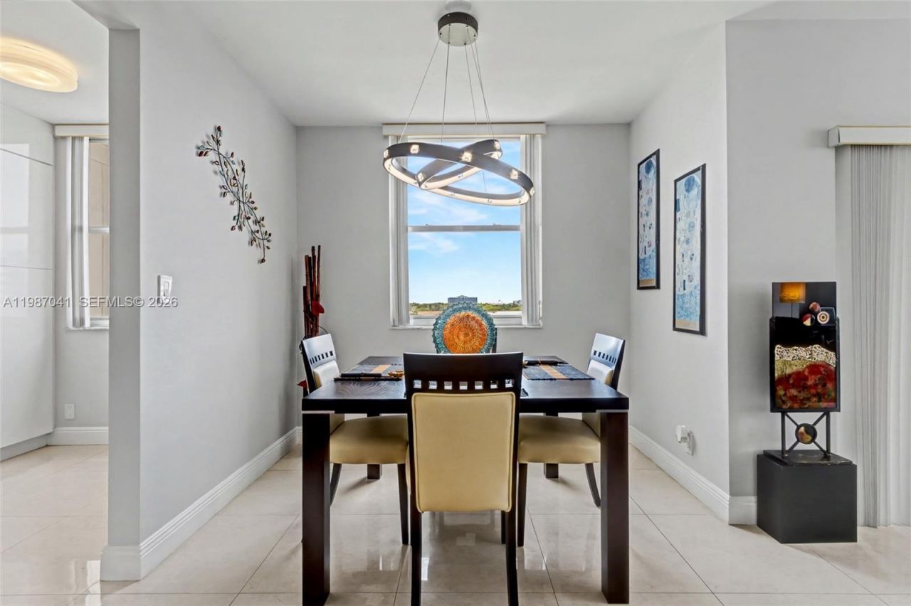 4330 Hillcrest Dr , Unit 619, Hollywood, FL 33021 Photo