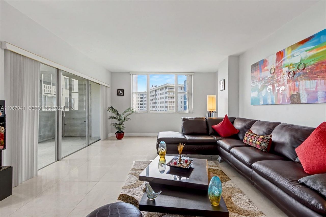 4330 Hillcrest Dr , Unit 619, Hollywood, FL 33021 Photo