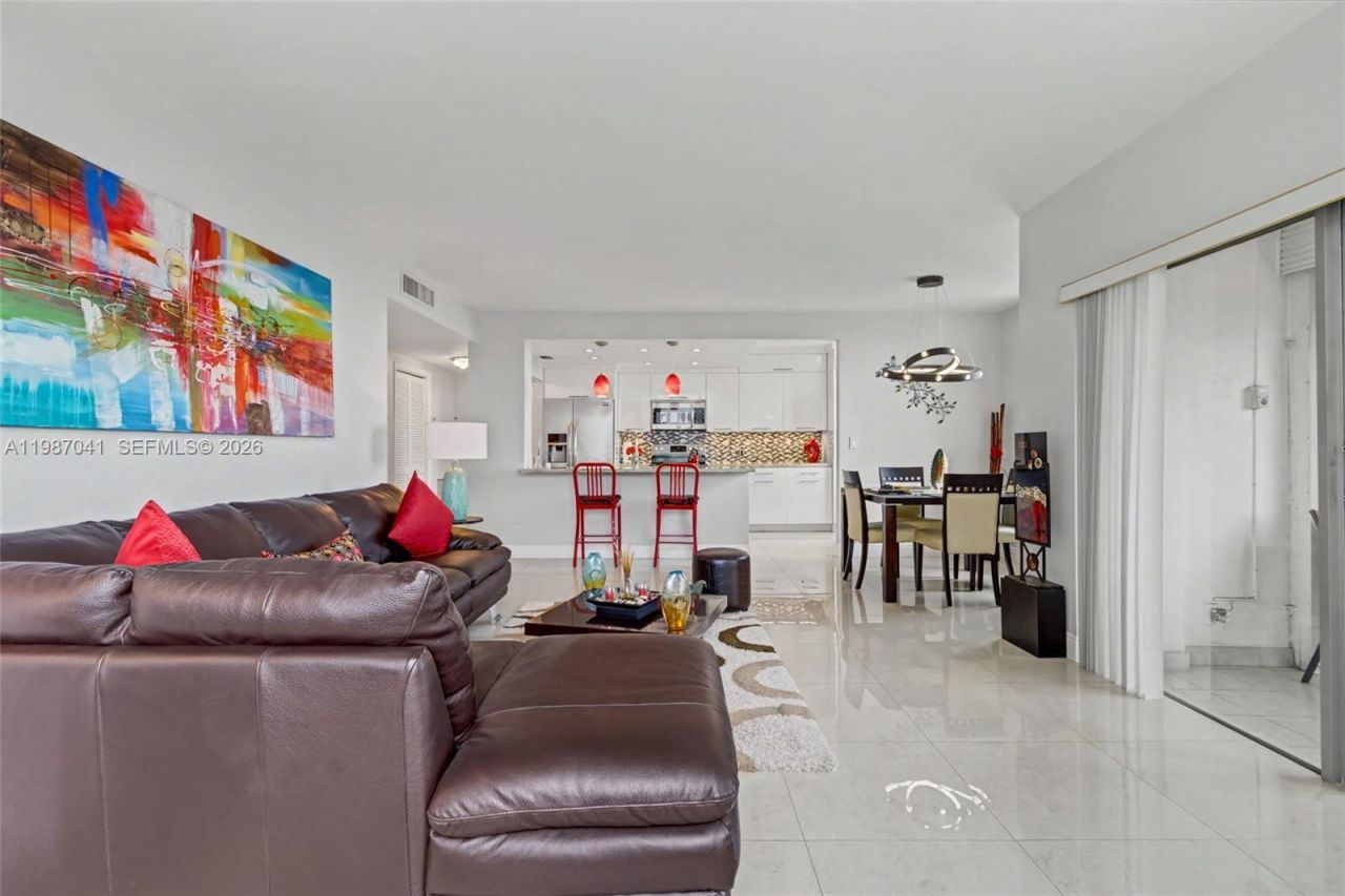 4330 Hillcrest Dr , Unit 619, Hollywood, FL 33021 Photo