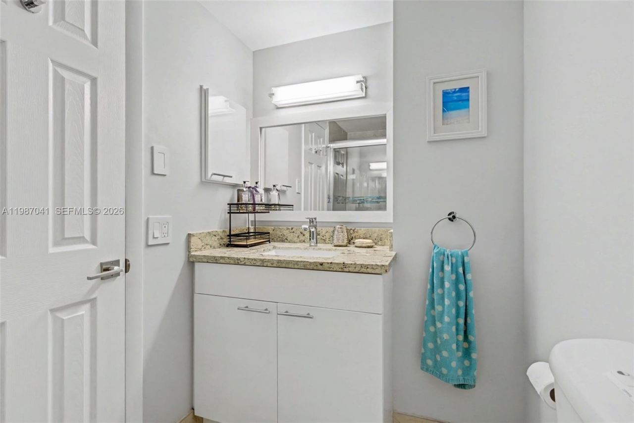 4330 Hillcrest Dr , Unit 619, Hollywood, FL 33021 Photo