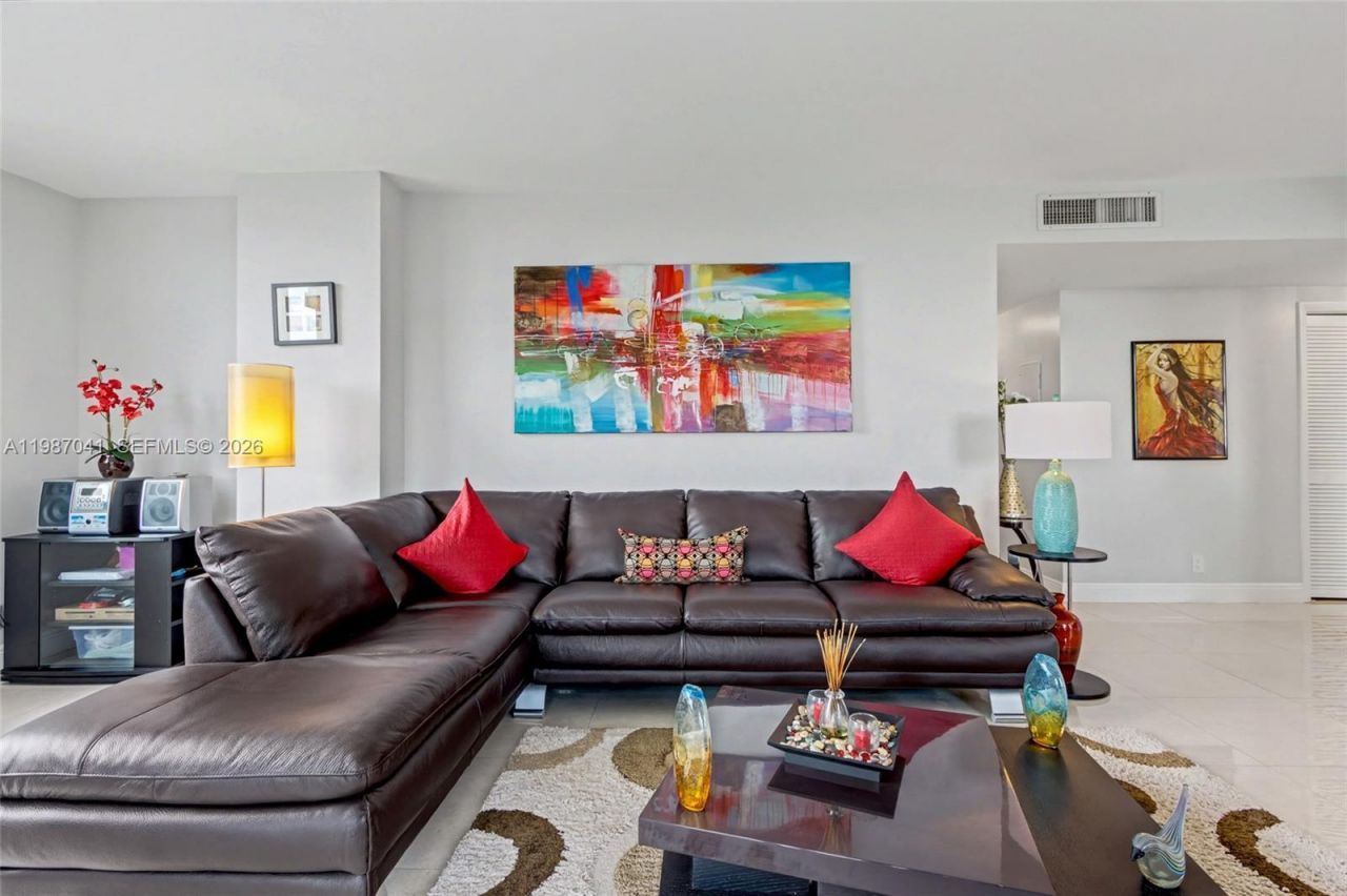 4330 Hillcrest Dr , Unit 619, Hollywood, FL 33021 Photo