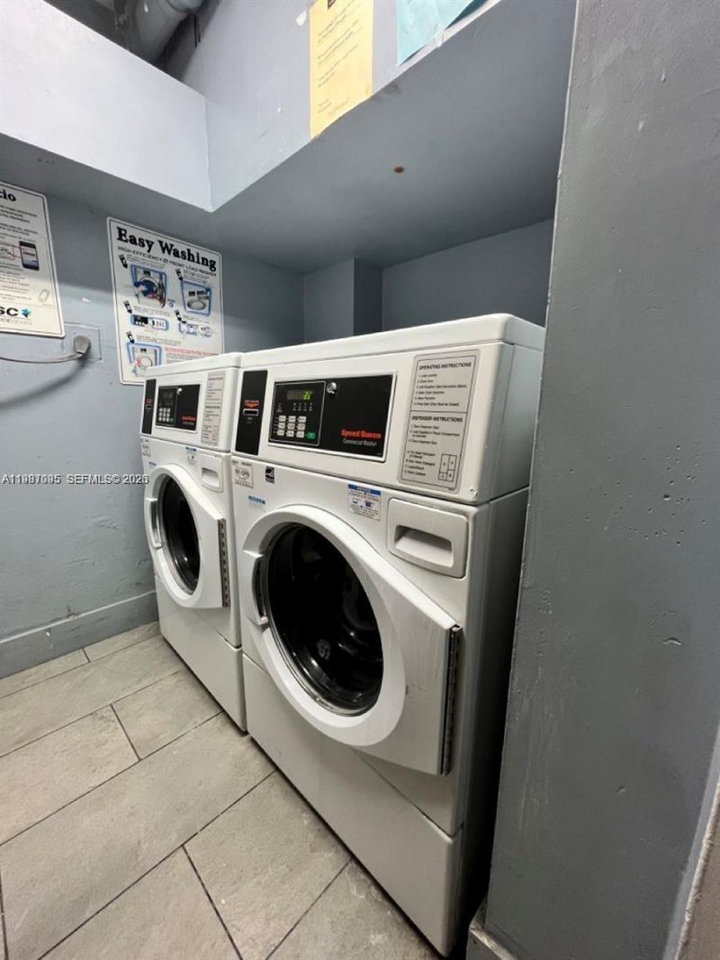488 NW 165th St Rd, Unit B-408, Miami, FL 33169 Photo
