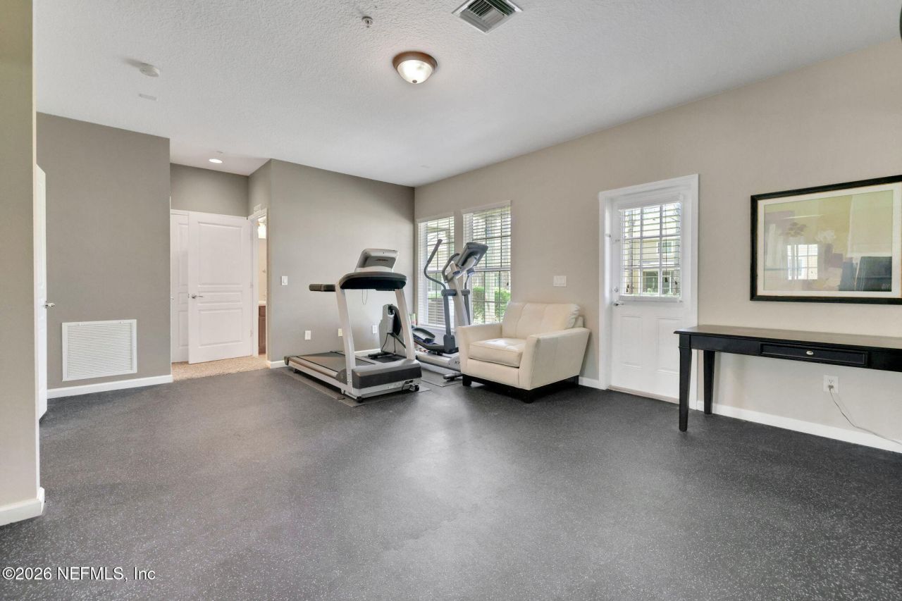 4274 Studio Park Avenue, Jacksonville, FL 32216 Photo