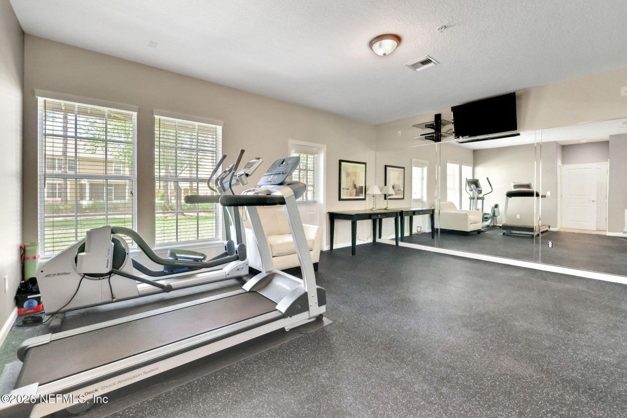 4274 Studio Park Avenue, Jacksonville, FL 32216 Photo