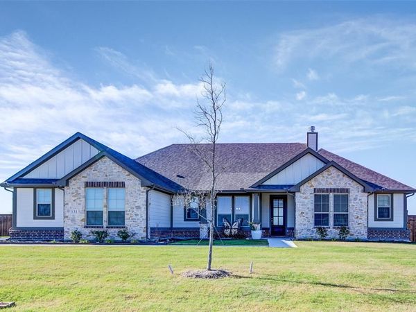 131 Clear Creek Lane , Rhome, TX 76078