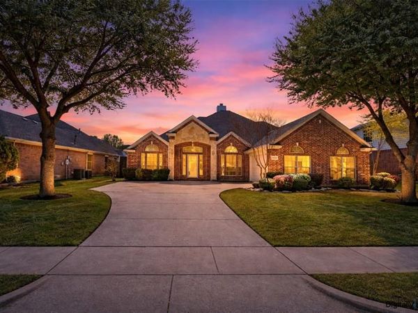 2839 Kate Lane, Grand Prairie, TX 75052