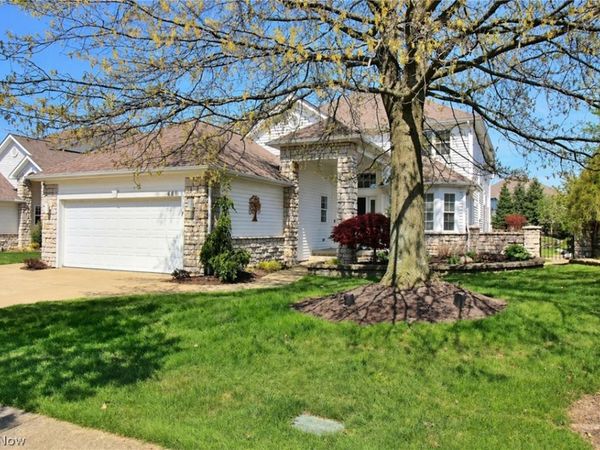 441 W Glengary Circle, Highland Heights, OH 44143