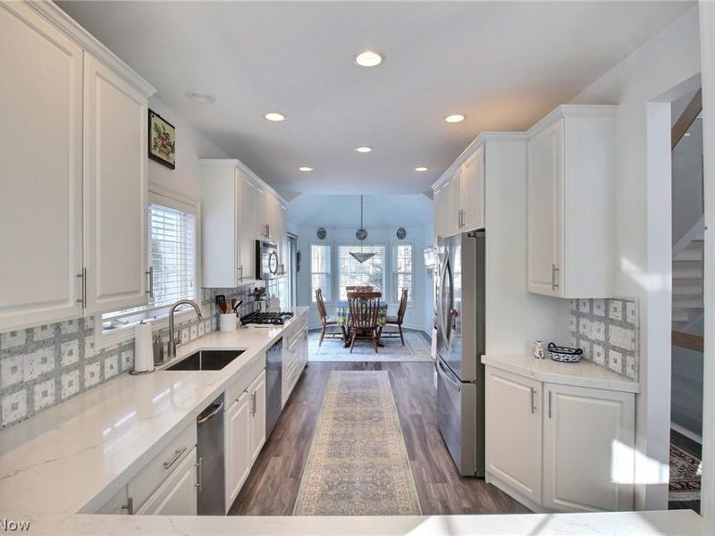 441 W Glengary Circle, Highland Heights, OH 44143 Photo 10