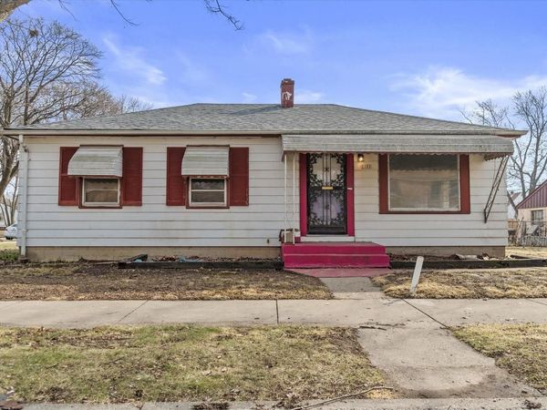 2101 W Fairmount AVENUE, Milwaukee, WI 53209