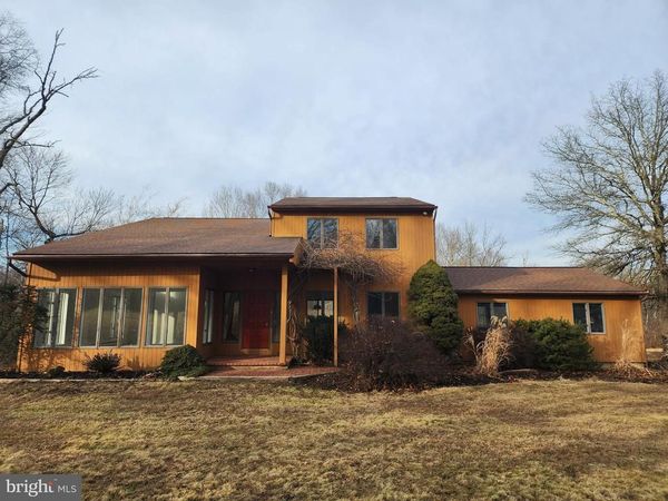 130 PINE LANE , NEWTOWN, PA 18940