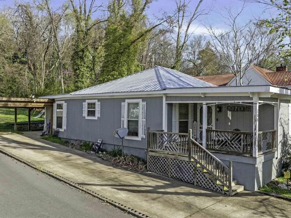 706 Forest Avenue NW, Fort Payne, AL 35967