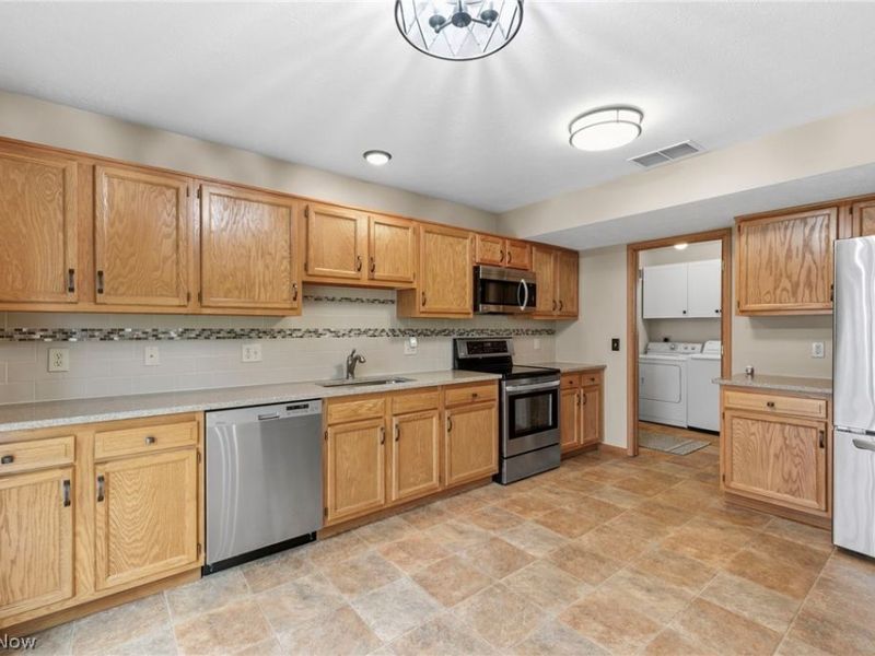 909 Lake Terrace Drive, Painesville, OH 44077 Photo 14