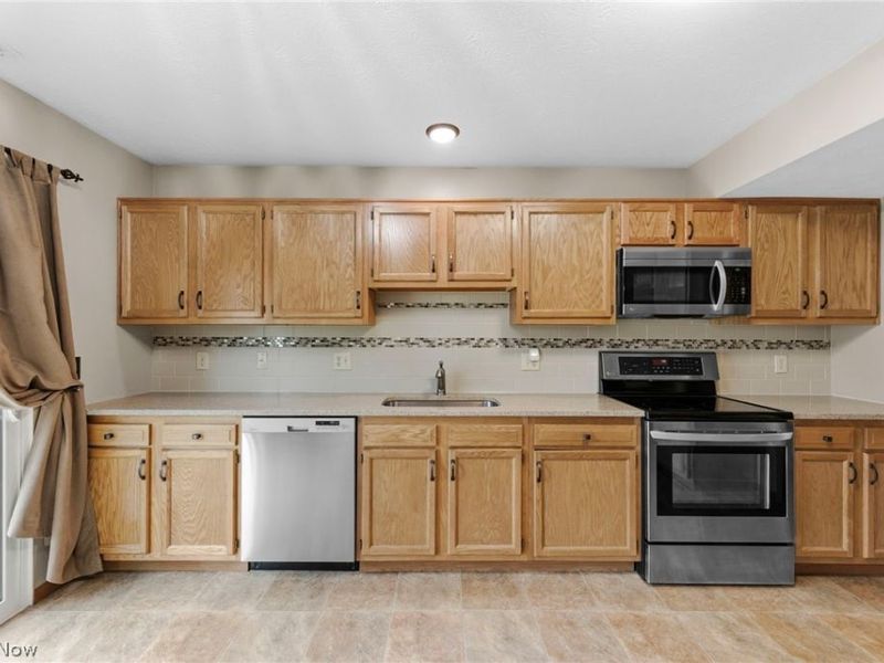 909 Lake Terrace Drive, Painesville, OH 44077 Photo 19