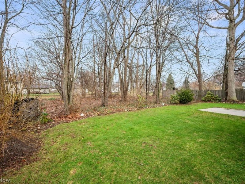 909 Lake Terrace Drive, Painesville, OH 44077 Photo 6