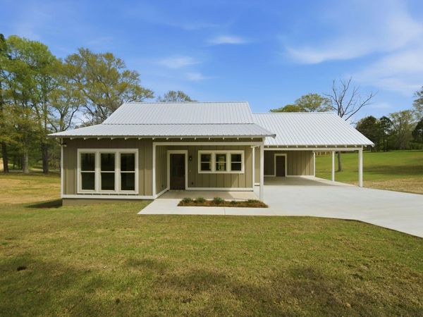 5 Eric Nobles Ln., Sumrall, MS 39482