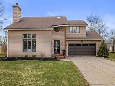 10 Royal Oak Circle, Grand Island, NY 14072