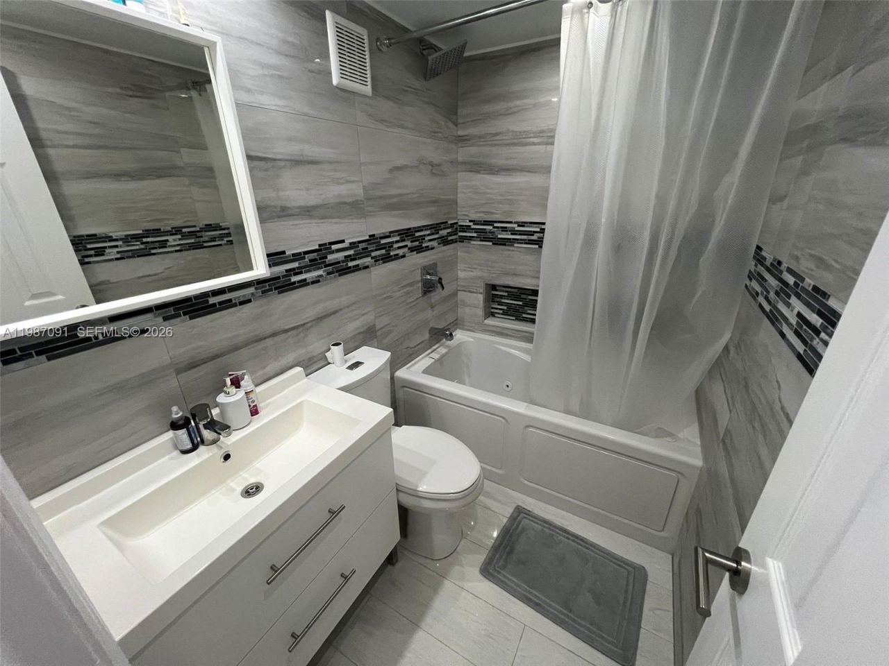 1301 NE Miami Gardens Dr , Unit 1013W, Miami, FL 33179 Photo