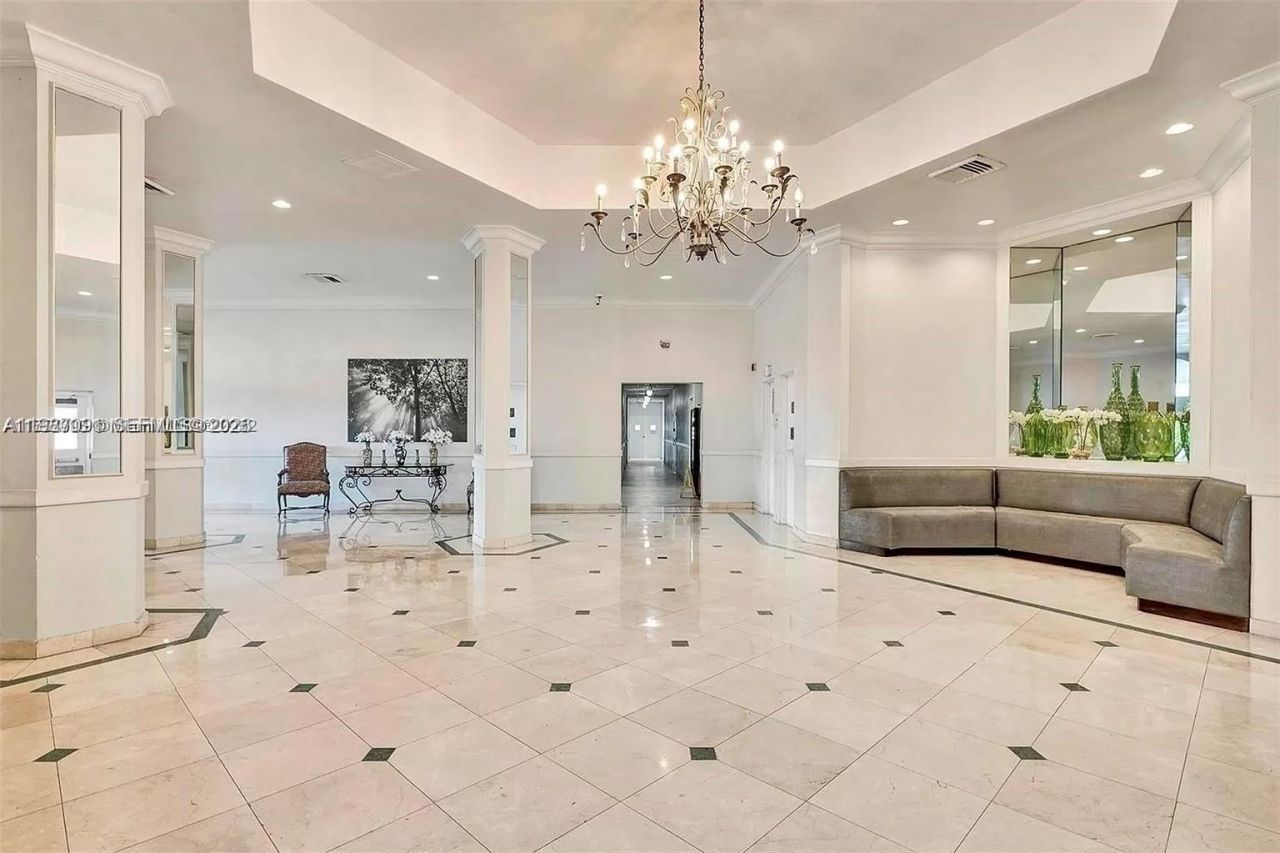 1301 NE Miami Gardens Dr , Unit 1013W, Miami, FL 33179 Photo