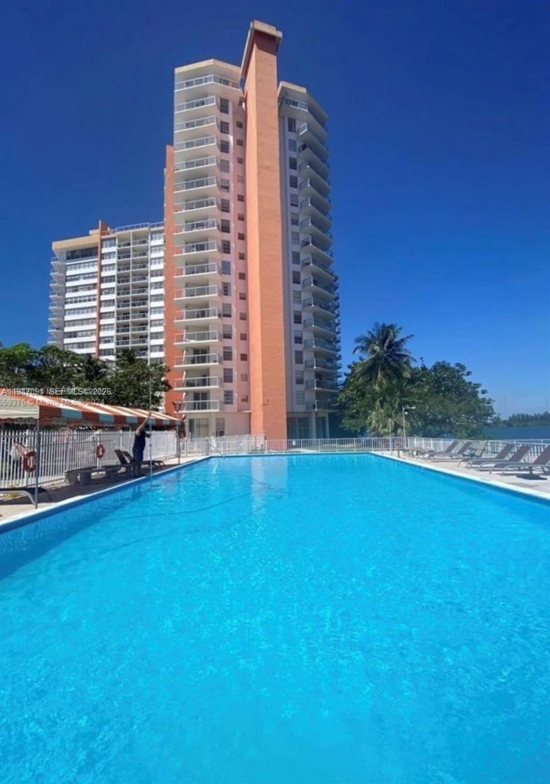 1301 NE Miami Gardens Dr , Unit 1013W, Miami, FL 33179 Photo