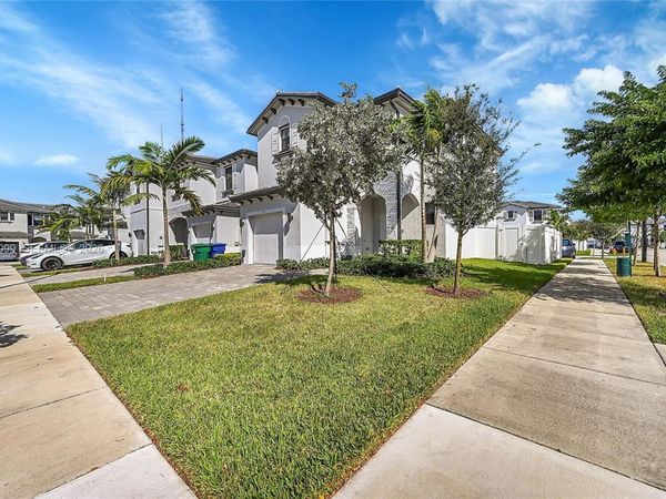 20357 NW 4th Path, Miami Gardens, FL 33169