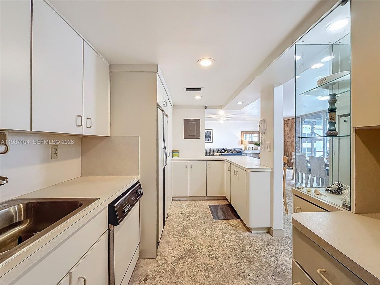 6061 Collins Ave , Unit 12D, Miami Beach, FL 33140 Photo