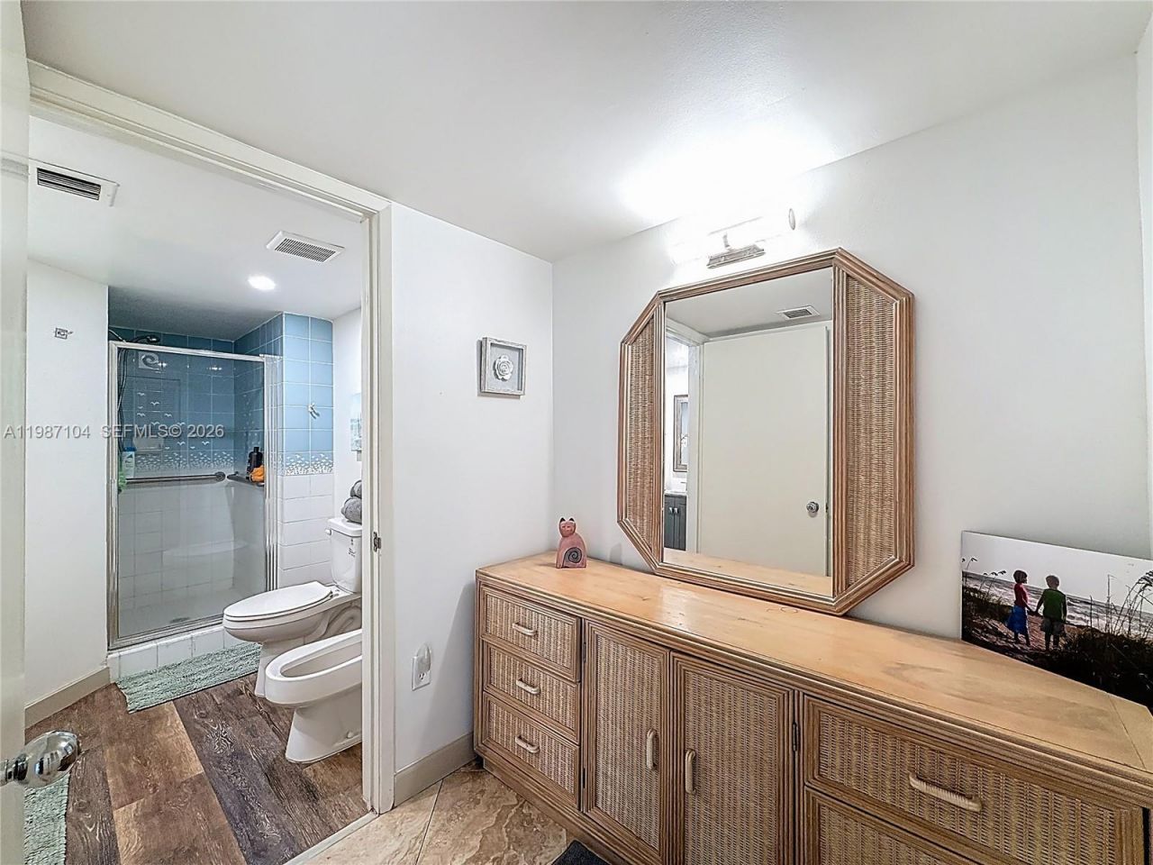 6061 Collins Ave , Unit 12D, Miami Beach, FL 33140 Photo