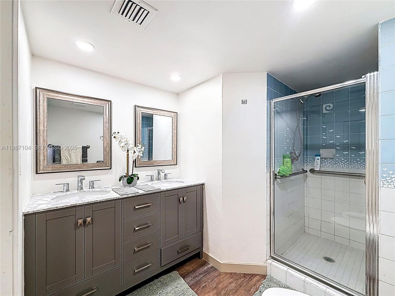 6061 Collins Ave , Unit 12D, Miami Beach, FL 33140 Photo