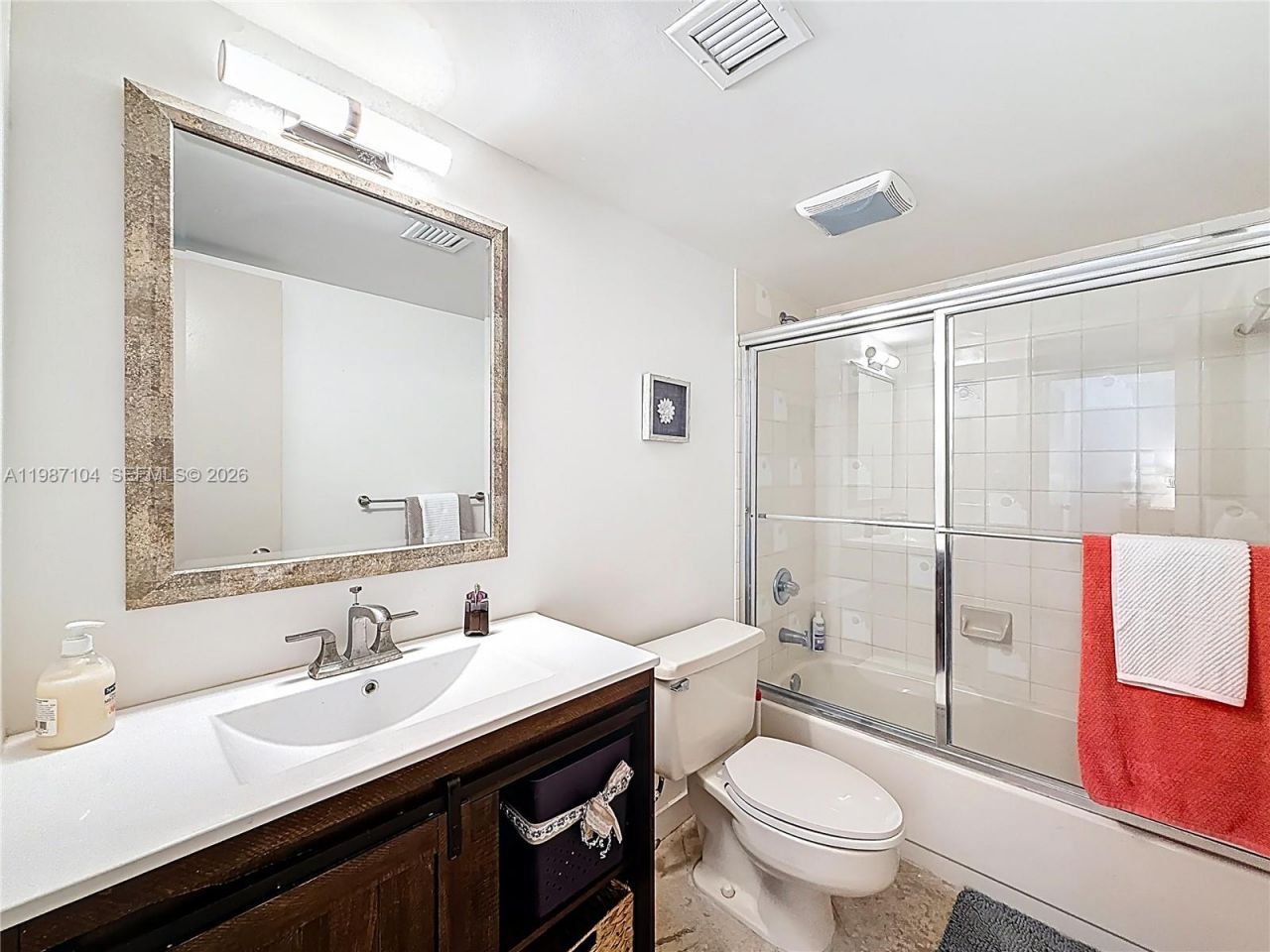 6061 Collins Ave , Unit 12D, Miami Beach, FL 33140 Photo