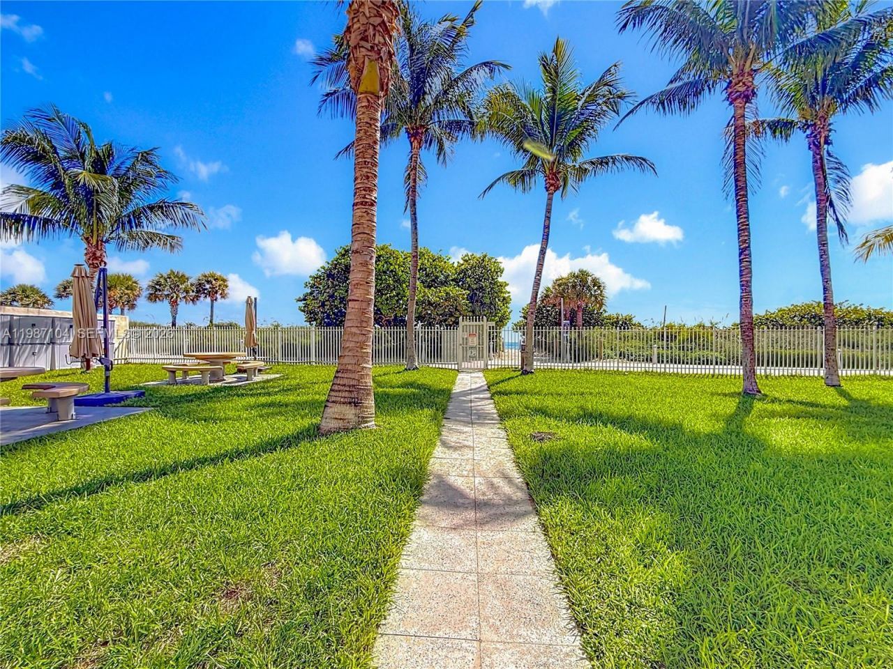 6061 Collins Ave , Unit 12D, Miami Beach, FL 33140 Photo