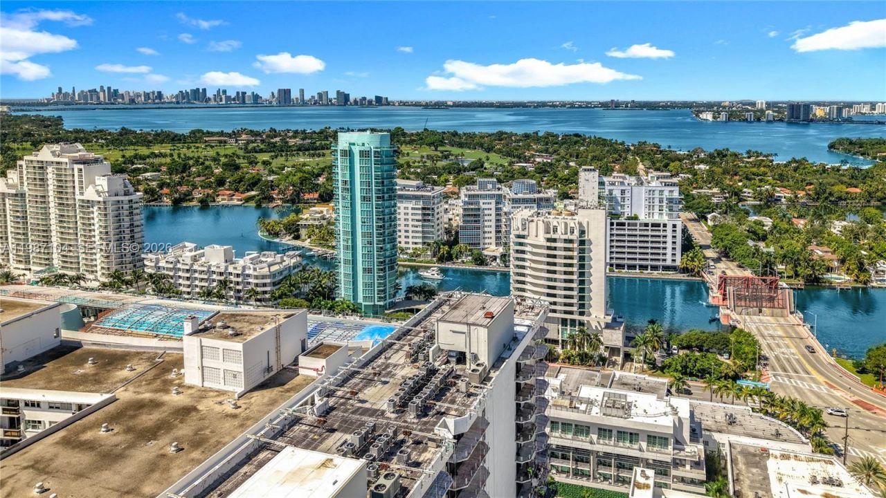 6061 Collins Ave , Unit 12D, Miami Beach, FL 33140 Photo