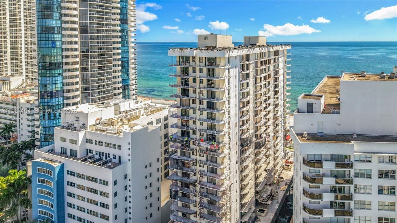 6061 Collins Ave , Unit 12D, Miami Beach, FL 33140 Photo
