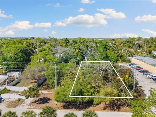 2995 Terrace AVE, NAPLES, FL 34104