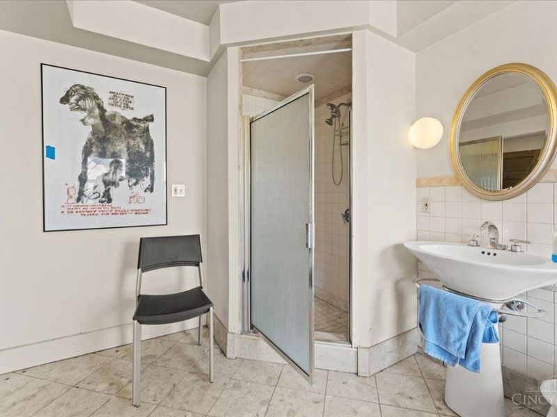 558 Howell Avenue, Cincinnati, OH 45220 Photo 27