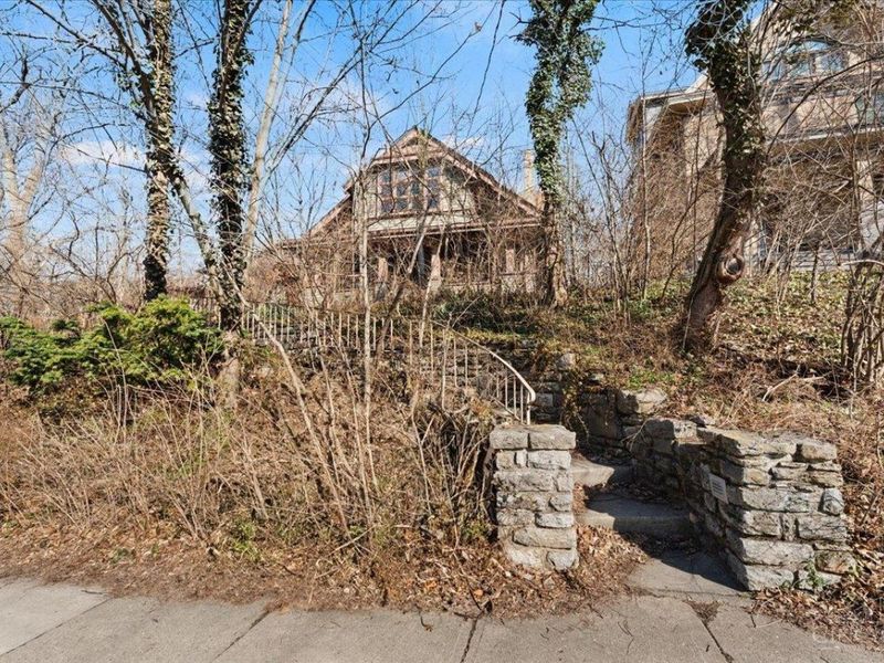 558 Howell Avenue, Cincinnati, OH 45220 Photo 4