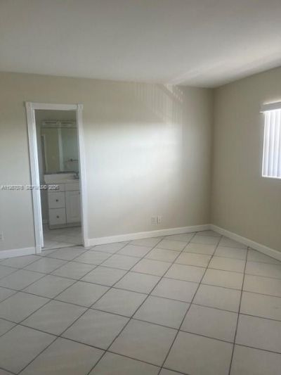 5050 Bayview Dr , Unit 17, Fort Lauderdale, FL 33308 Photo