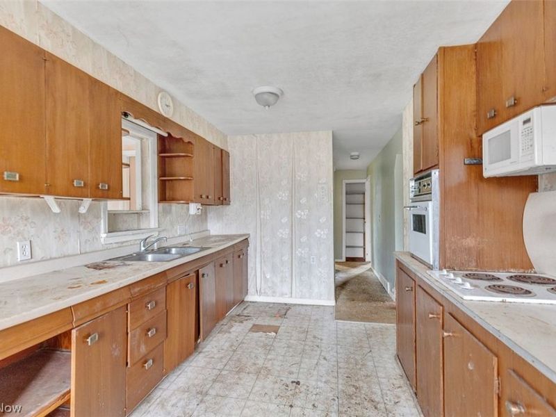 229 W 130th Street, Hinckley, OH 44233 Photo 11