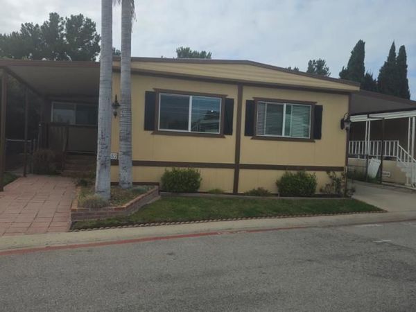182 Calle De La Rosa, Unit 182, Camarillo, CA 93012