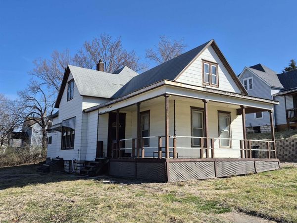 703 Center, Ottumwa, IA 52501