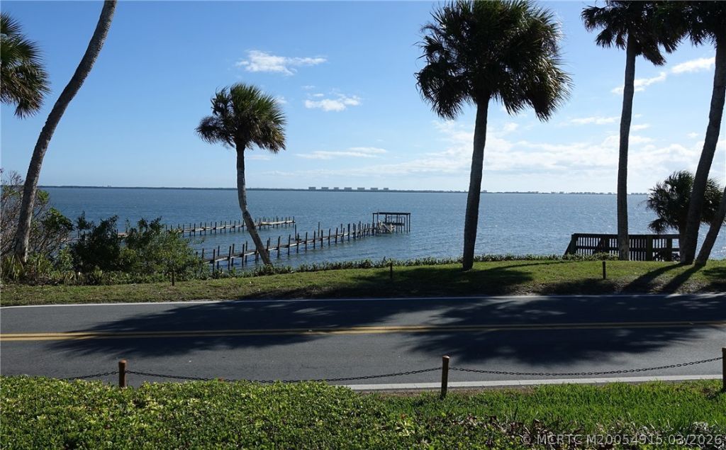 10205 S Indian River Drive, Fort Pierce, FL 34982 Photo
