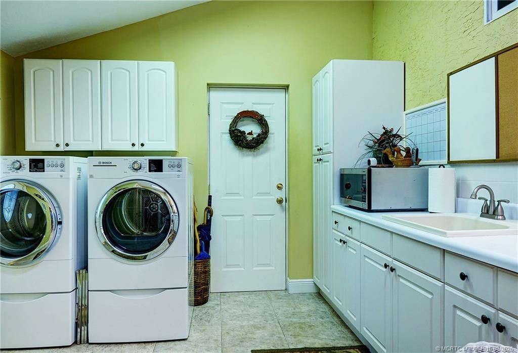 10205 S Indian River Drive, Fort Pierce, FL 34982 Photo