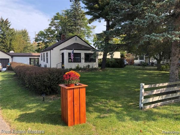 4480 Pine Grove Avenue, Fort Gratiot Twp, MI 48059