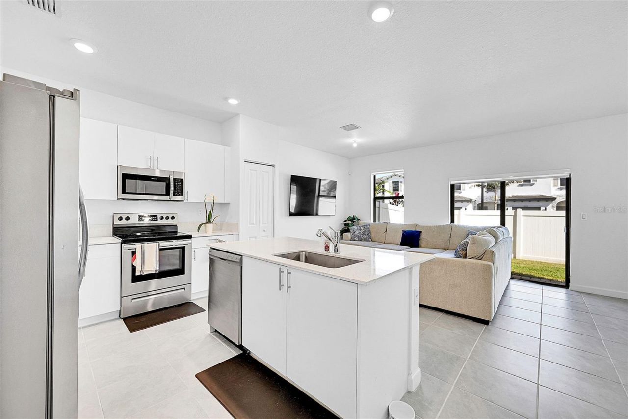 20357 NW 4th Path , Miami, FL 33169 Photo