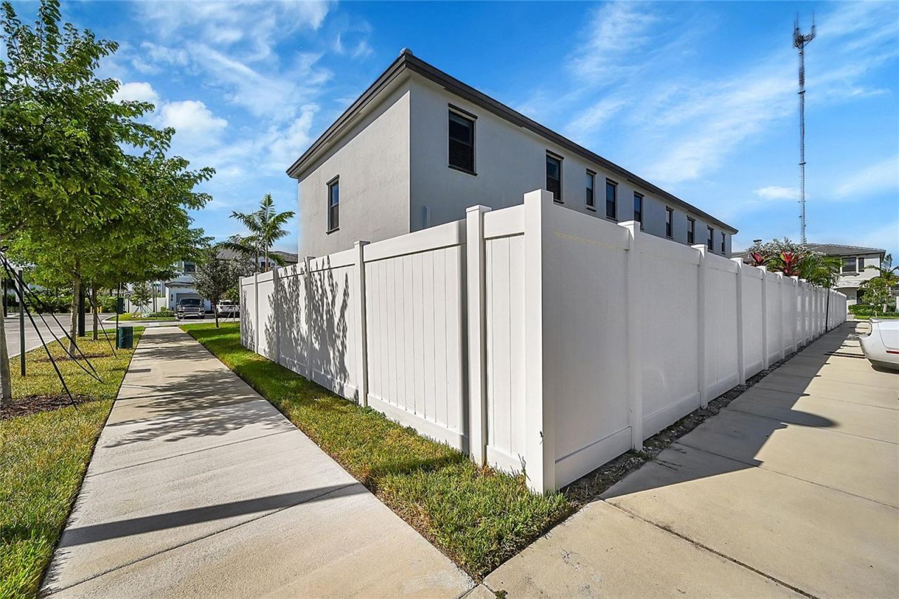 20357 NW 4th Path , Miami, FL 33169 Photo