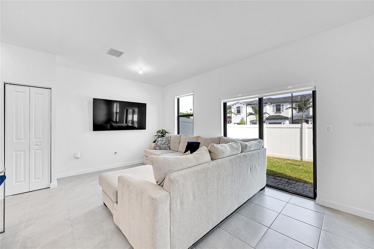 20357 NW 4th Path , Miami, FL 33169 Photo