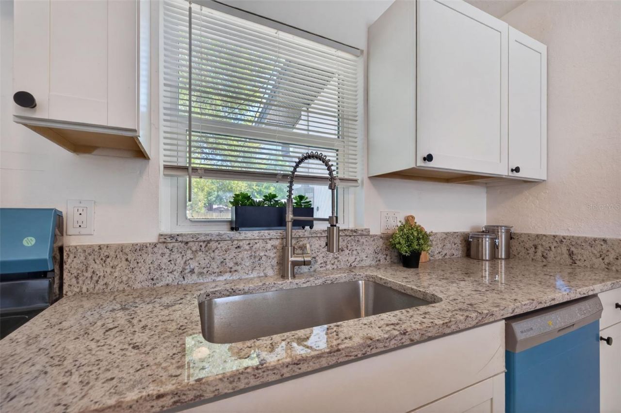 5627 Commonwealth Avenue N, Saint Petersburg, FL 33703 Photo