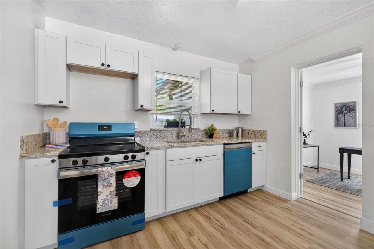 5627 Commonwealth Avenue N, Saint Petersburg, FL 33703 Photo