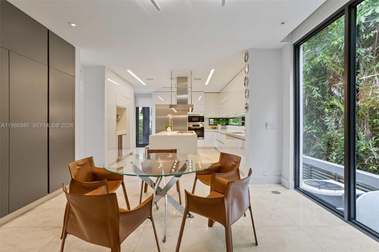 610 Harbor Cir , Key Biscayne, FL 33149 Photo