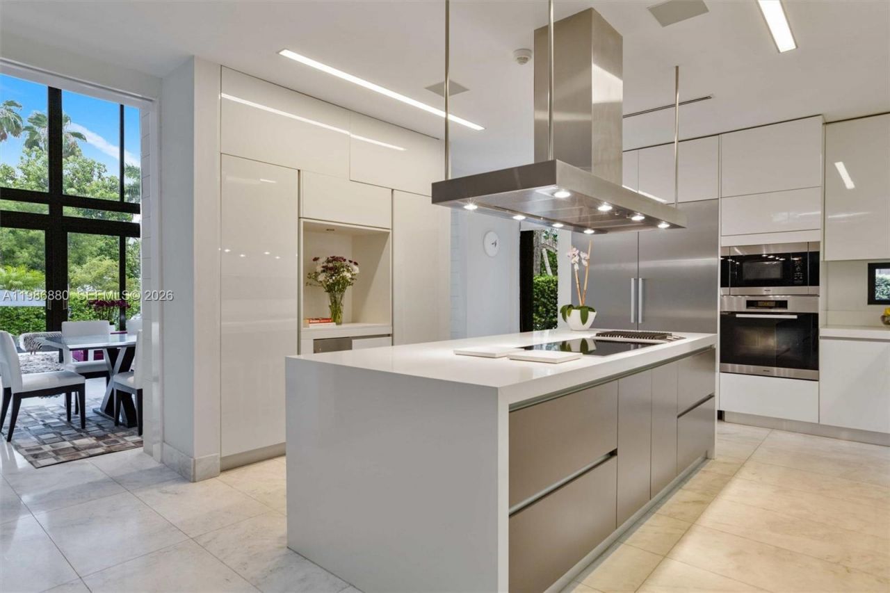 610 Harbor Cir , Key Biscayne, FL 33149 Photo