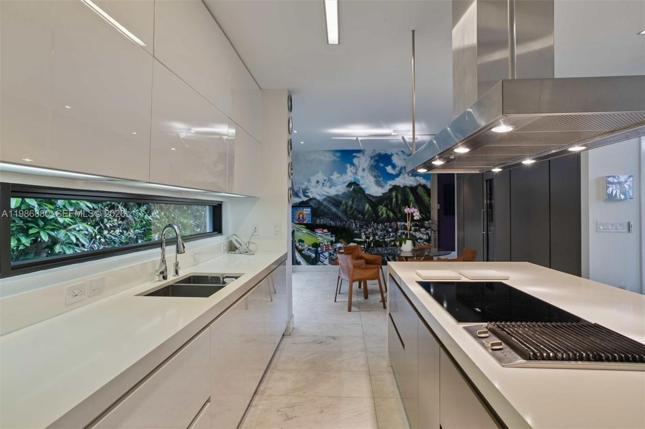 610 Harbor Cir , Key Biscayne, FL 33149 Photo