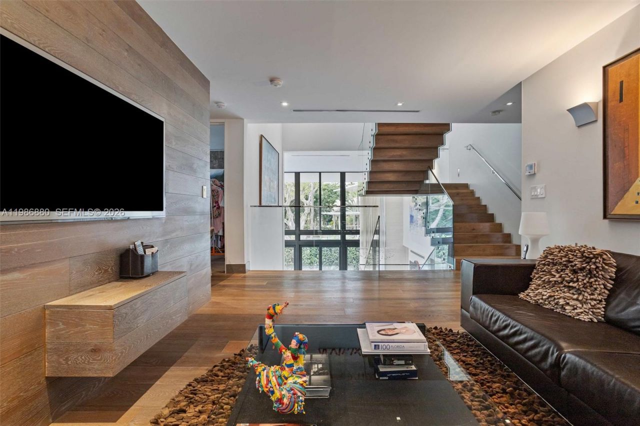 610 Harbor Cir , Key Biscayne, FL 33149 Photo